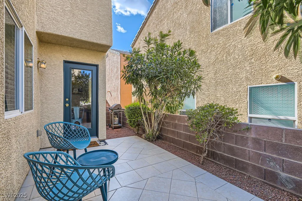 9066 Hilverson, Las Vegas, NV 89148