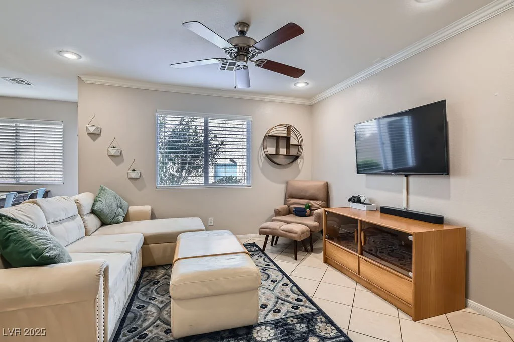 9066 Hilverson, Las Vegas, NV 89148