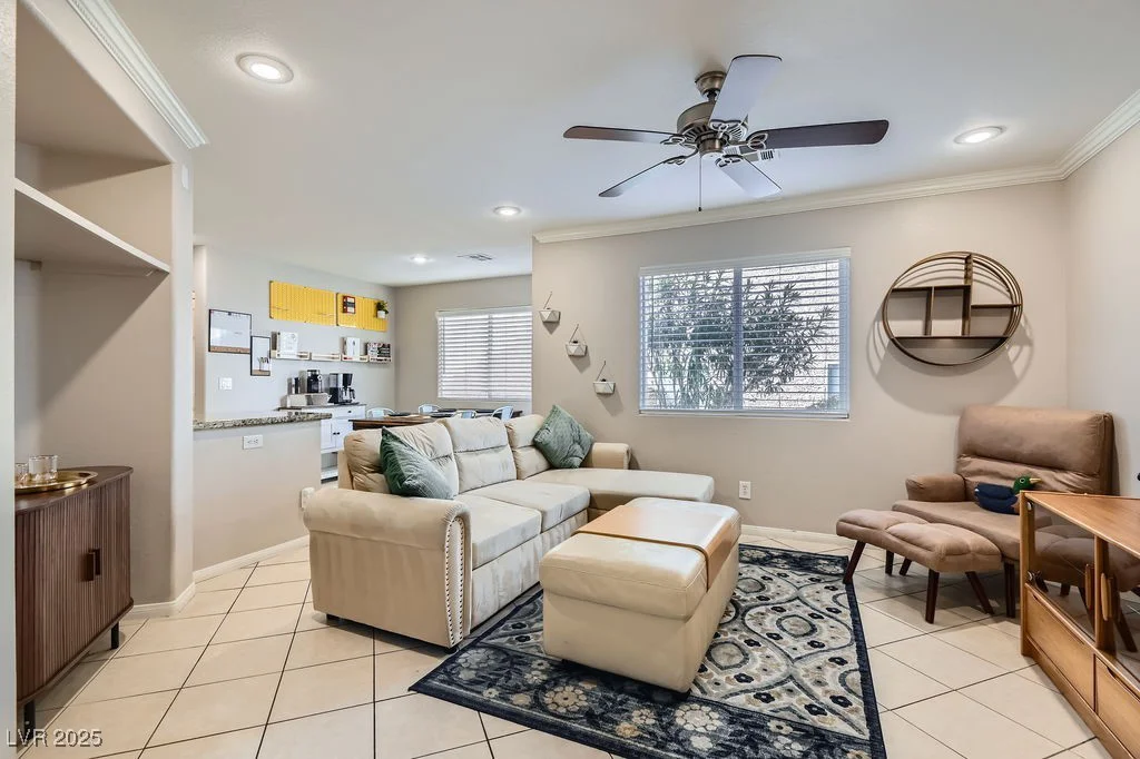 9066 Hilverson, Las Vegas, NV 89148