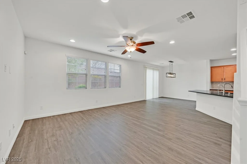 10636 Lomaland, Las Vegas, NV 89166