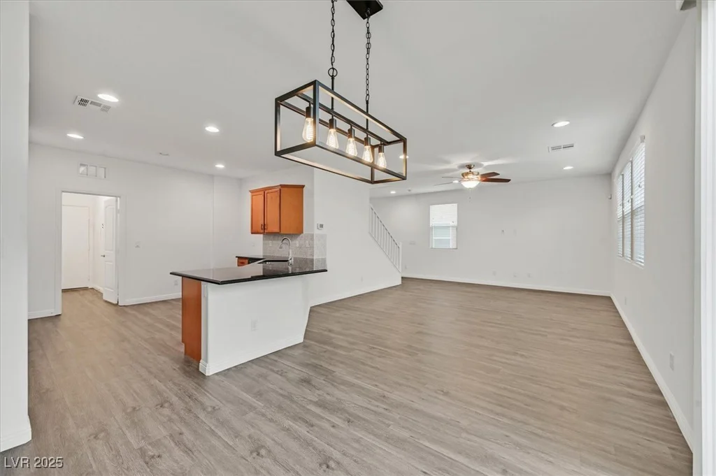 10636 Lomaland, Las Vegas, NV 89166