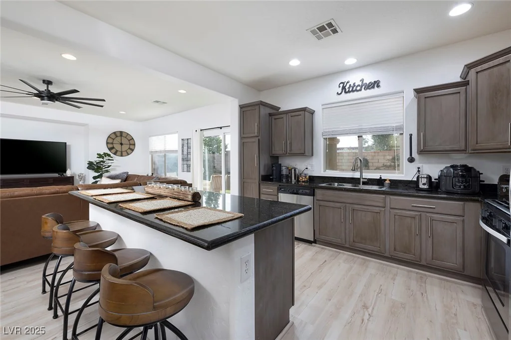 11913 Alava, Las Vegas, NV 89138