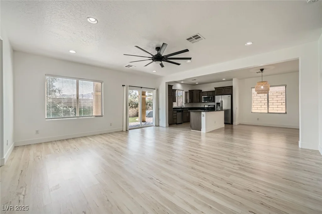 11913 Alava, Las Vegas, NV 89138