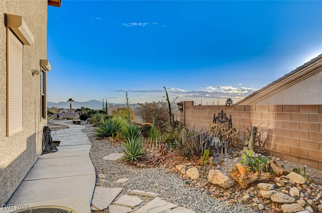 7079 Mountridge, Las Vegas, NV 89110