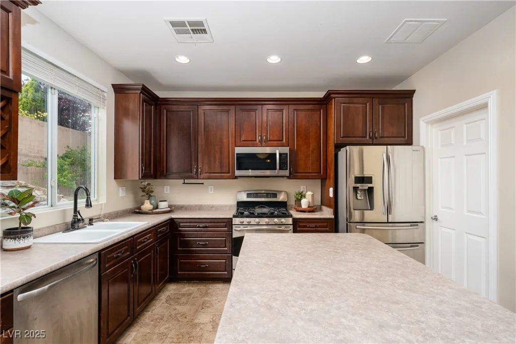 7743 Tree Lane Peak, Las Vegas, NV 89166