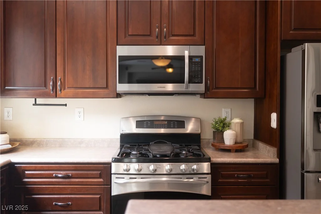 7743 Tree Lane Peak, Las Vegas, NV 89166