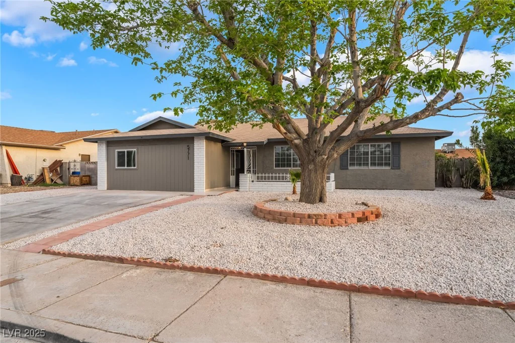 5771 Auckland, Las Vegas, NV 89110