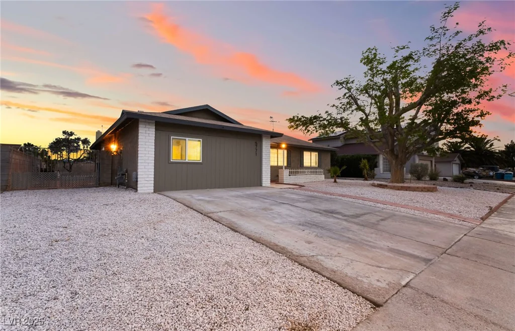 5771 Auckland, Las Vegas, NV 89110