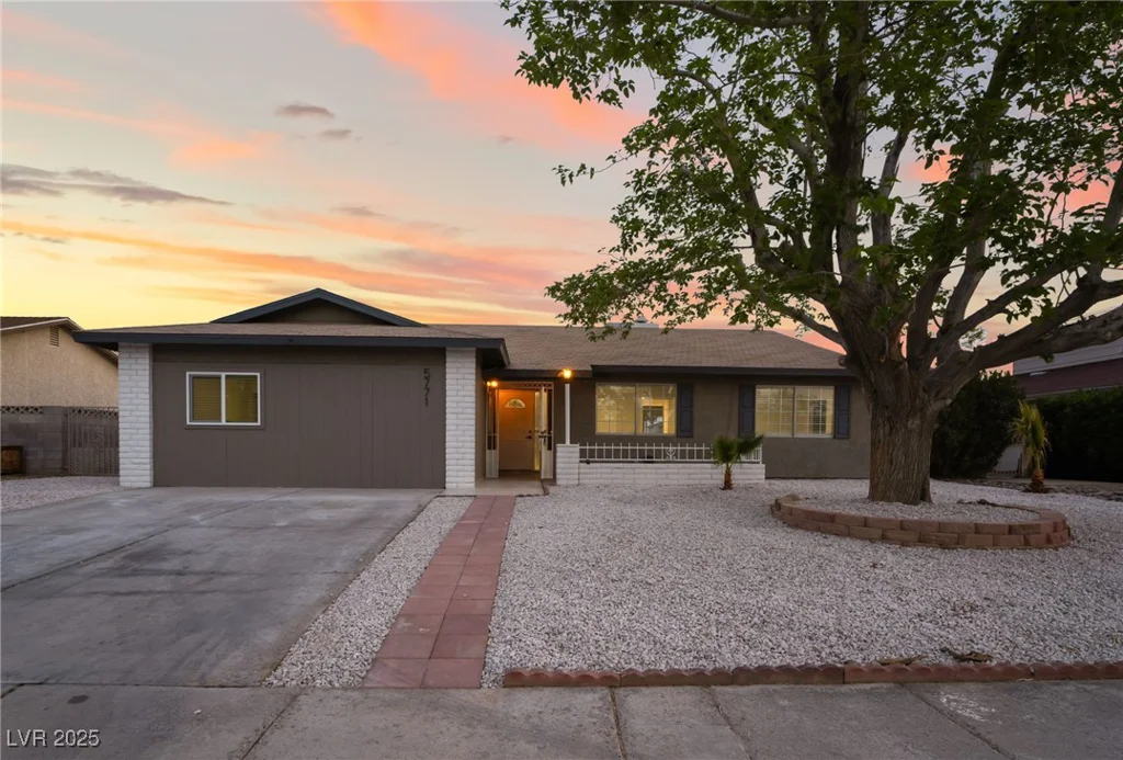 5771 Auckland, Las Vegas, NV 89110