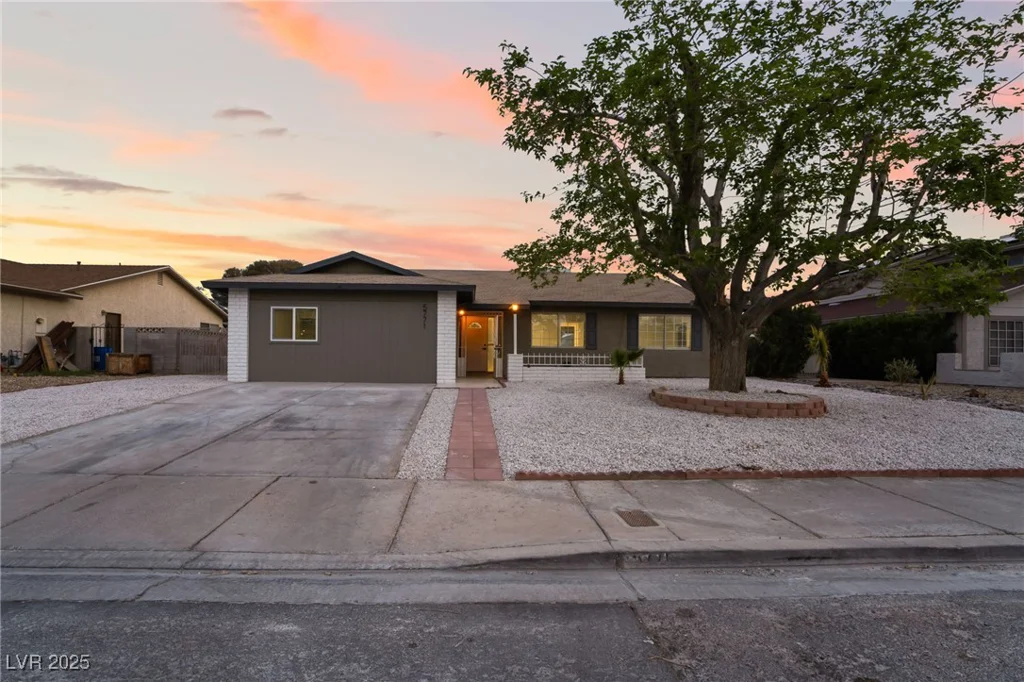 5771 Auckland, Las Vegas, NV 89110