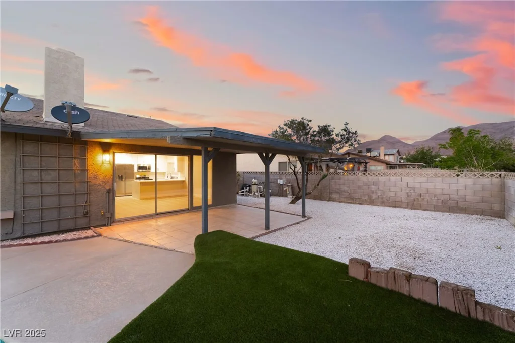 5771 Auckland, Las Vegas, NV 89110