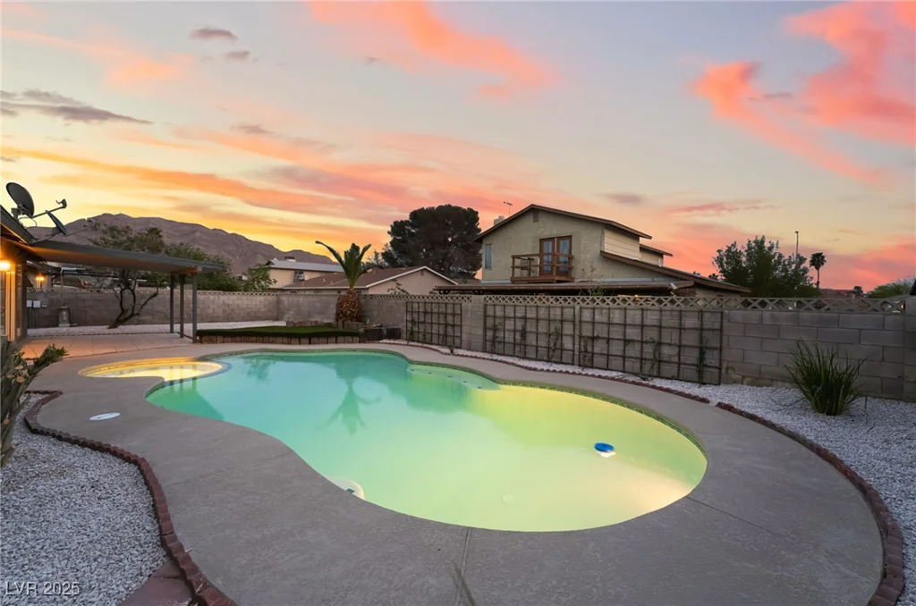 5771 Auckland, Las Vegas, NV 89110