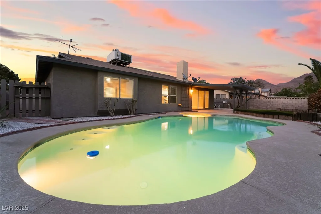 5771 Auckland, Las Vegas, NV 89110