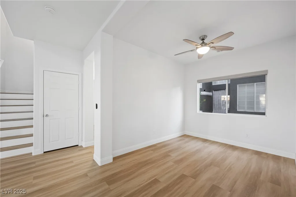 8500 Gold Flash, Las Vegas, NV 89129