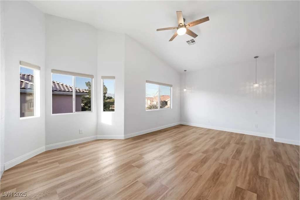 8500 Gold Flash, Las Vegas, NV 89129