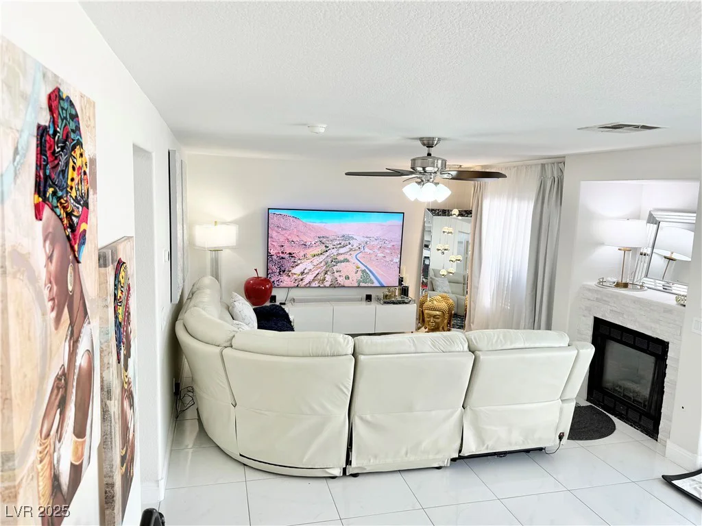 8884 Dove Cove, Las Vegas, NV 89129