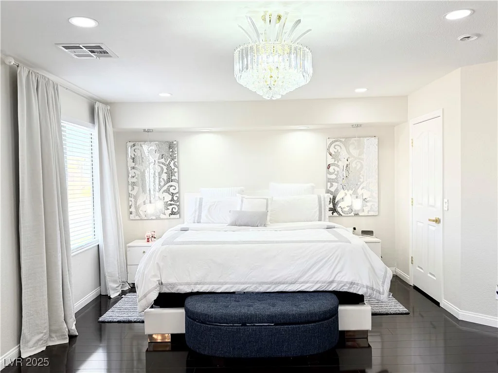 8884 Dove Cove, Las Vegas, NV 89129