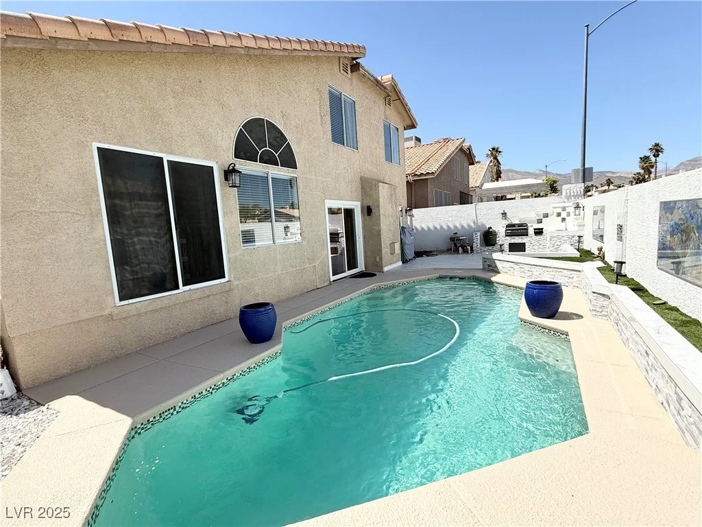 8884 Dove Cove, Las Vegas, NV 89129