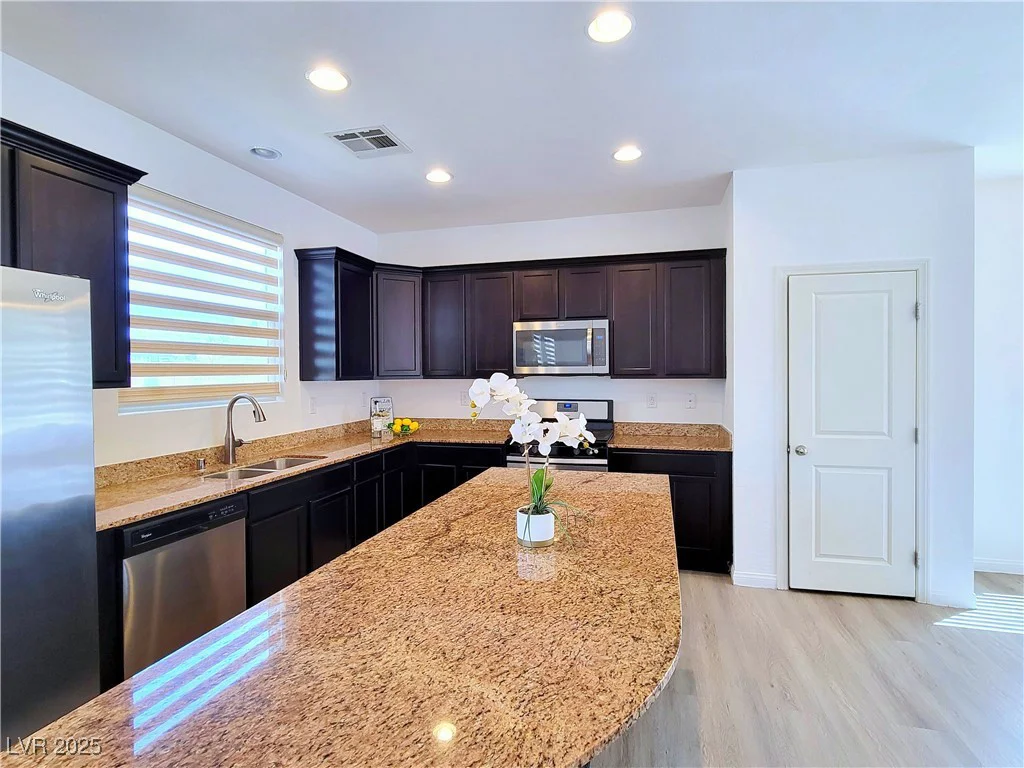 8904 Sleepy Panda, Las Vegas, NV 89148