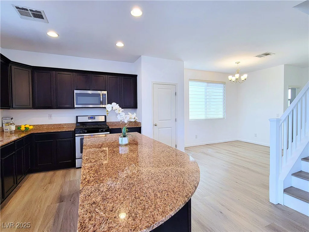 8904 Sleepy Panda, Las Vegas, NV 89148