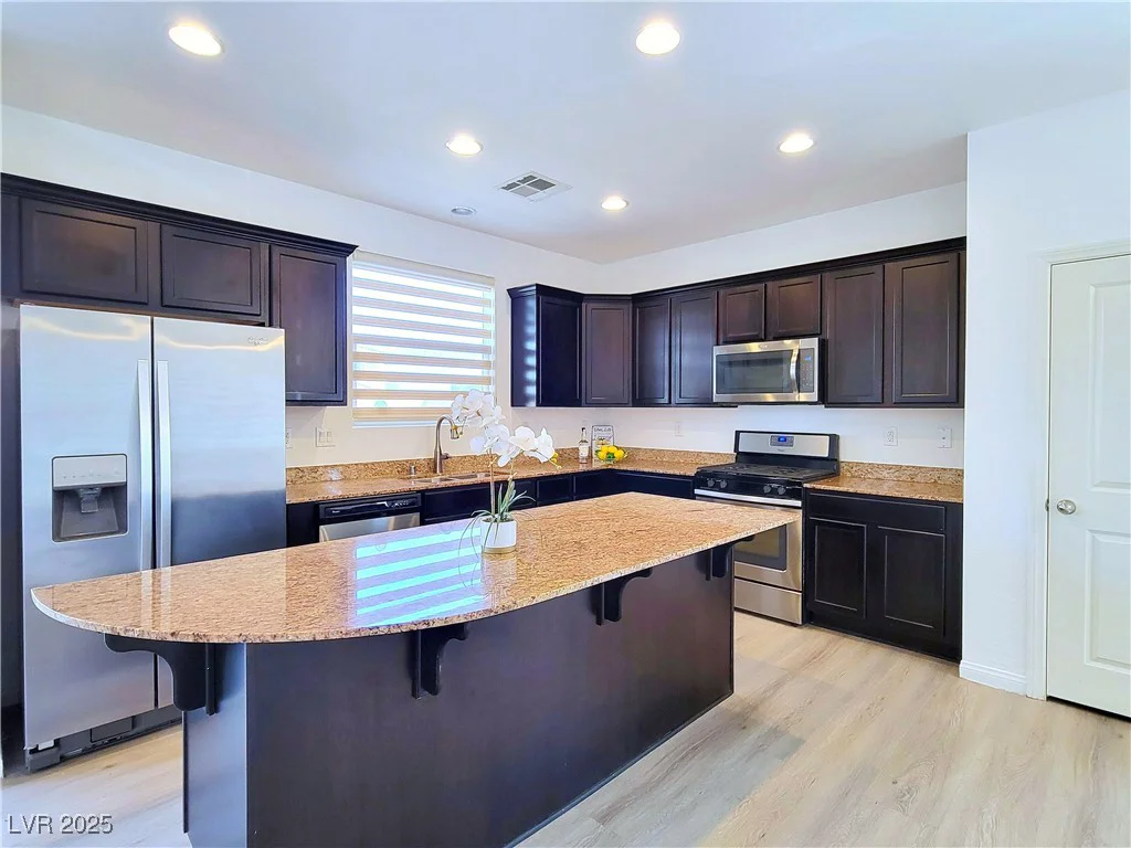 8904 Sleepy Panda, Las Vegas, NV 89148