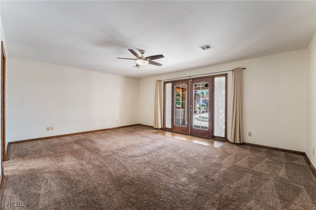 6861 Washington, Las Vegas, NV 89110