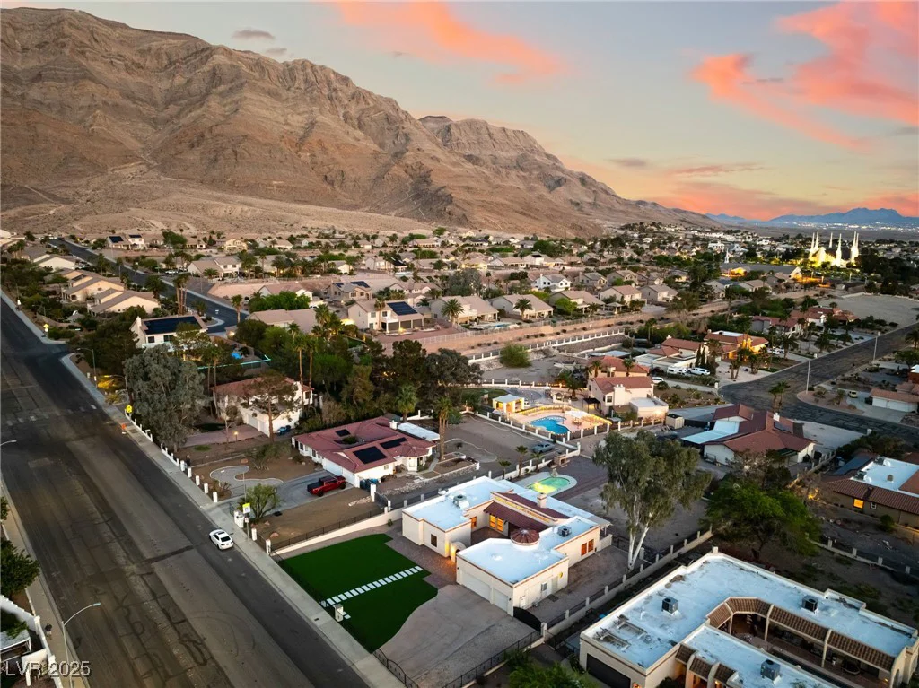 6861 Washington, Las Vegas, NV 89110