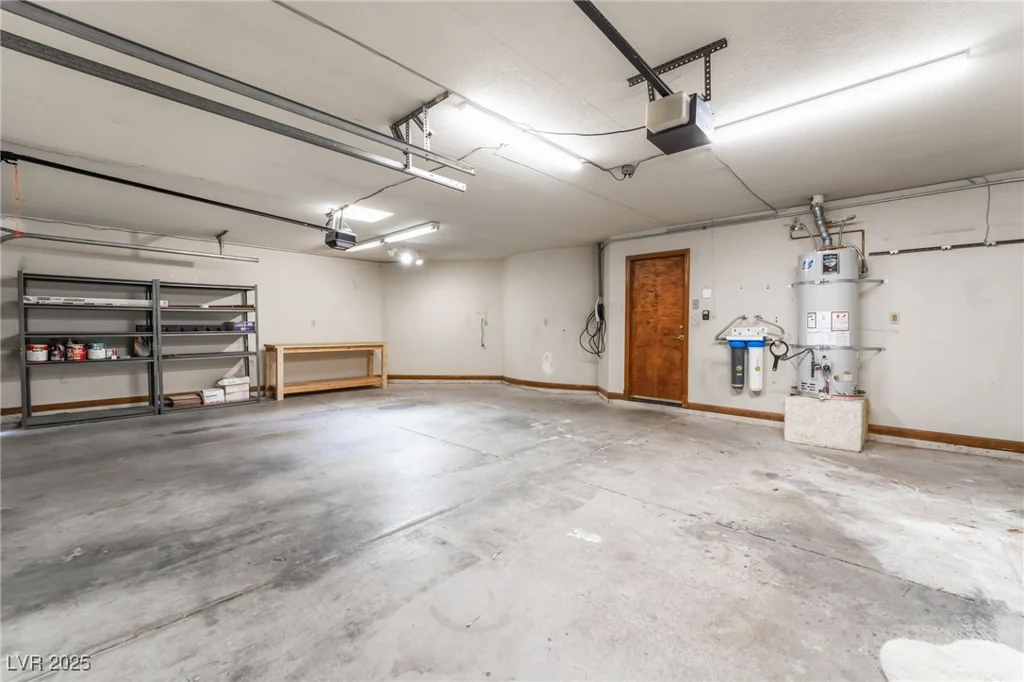 6861 Washington, Las Vegas, NV 89110