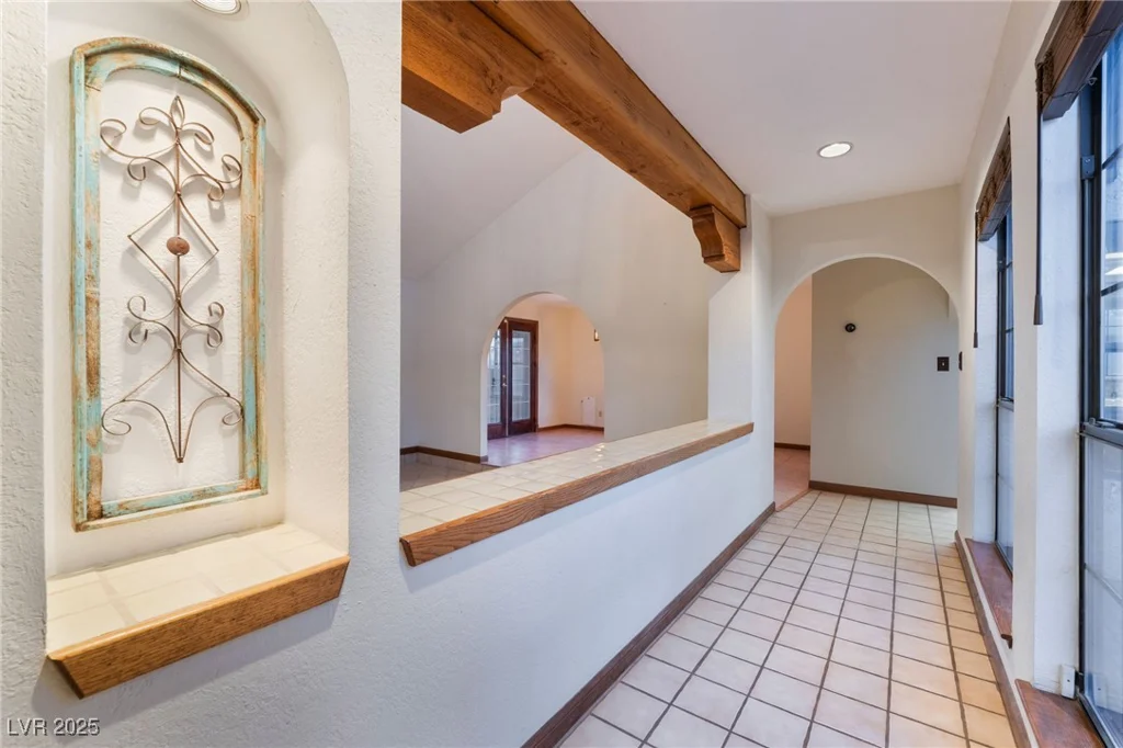 6861 Washington, Las Vegas, NV 89110