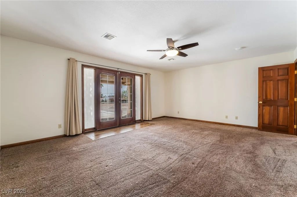 6861 Washington, Las Vegas, NV 89110