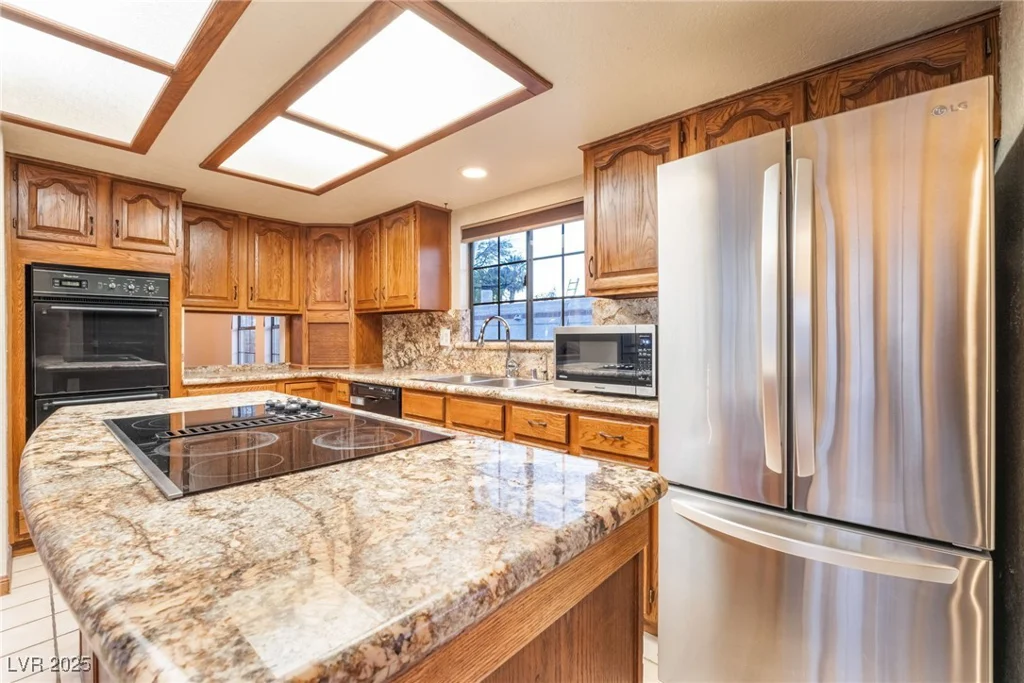 6861 Washington, Las Vegas, NV 89110