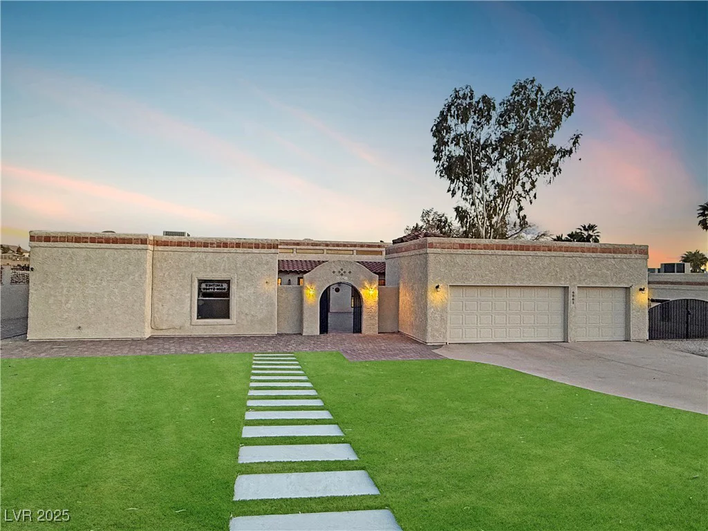 6861 Washington, Las Vegas, NV 89110