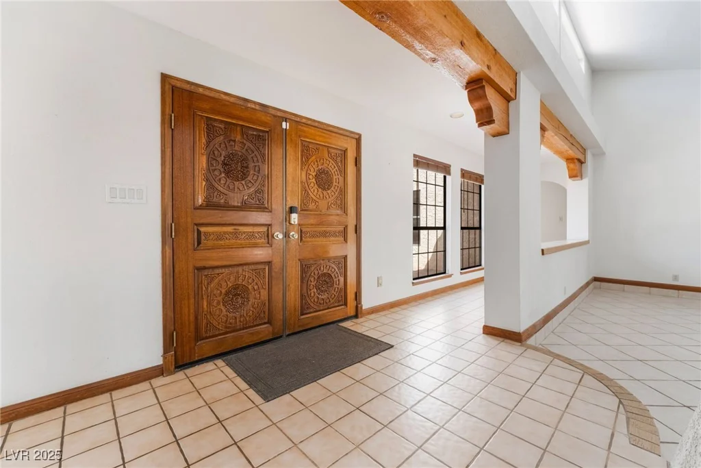 6861 Washington, Las Vegas, NV 89110