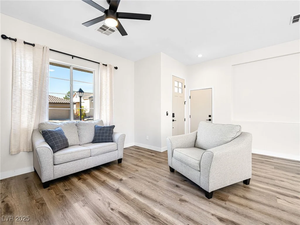 8276 Aurora Peak, Las Vegas, NV 89131