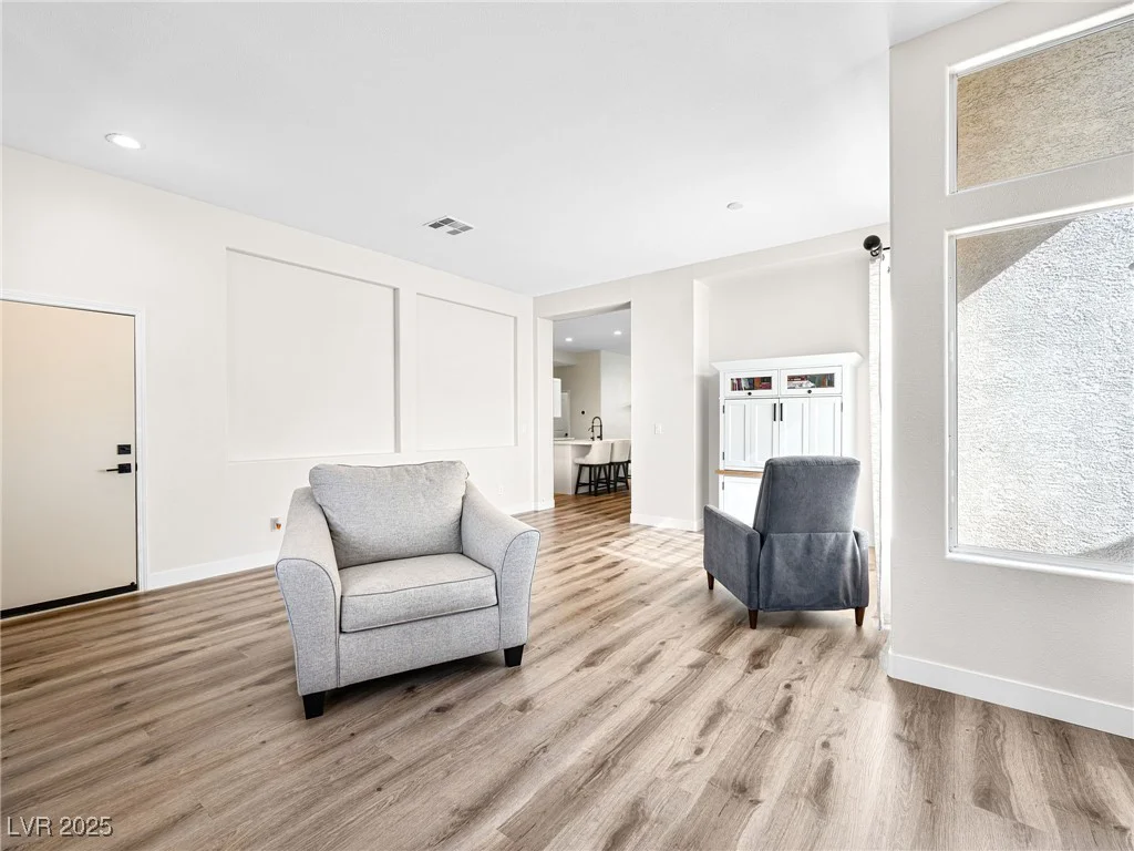 8276 Aurora Peak, Las Vegas, NV 89131