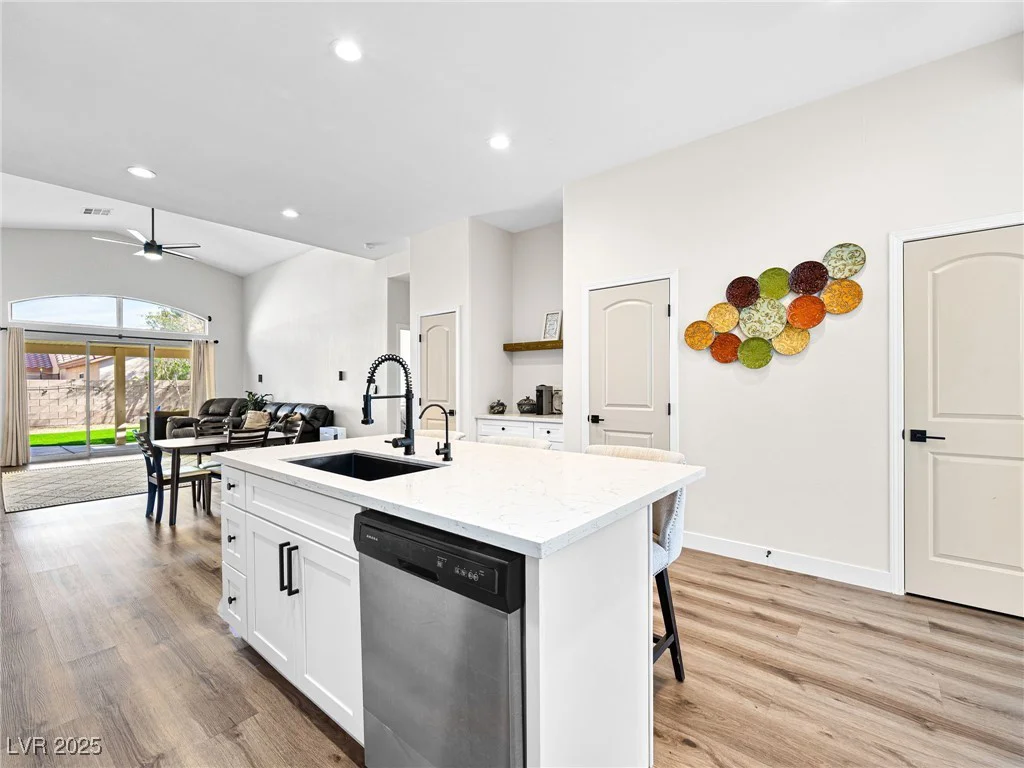 8276 Aurora Peak, Las Vegas, NV 89131