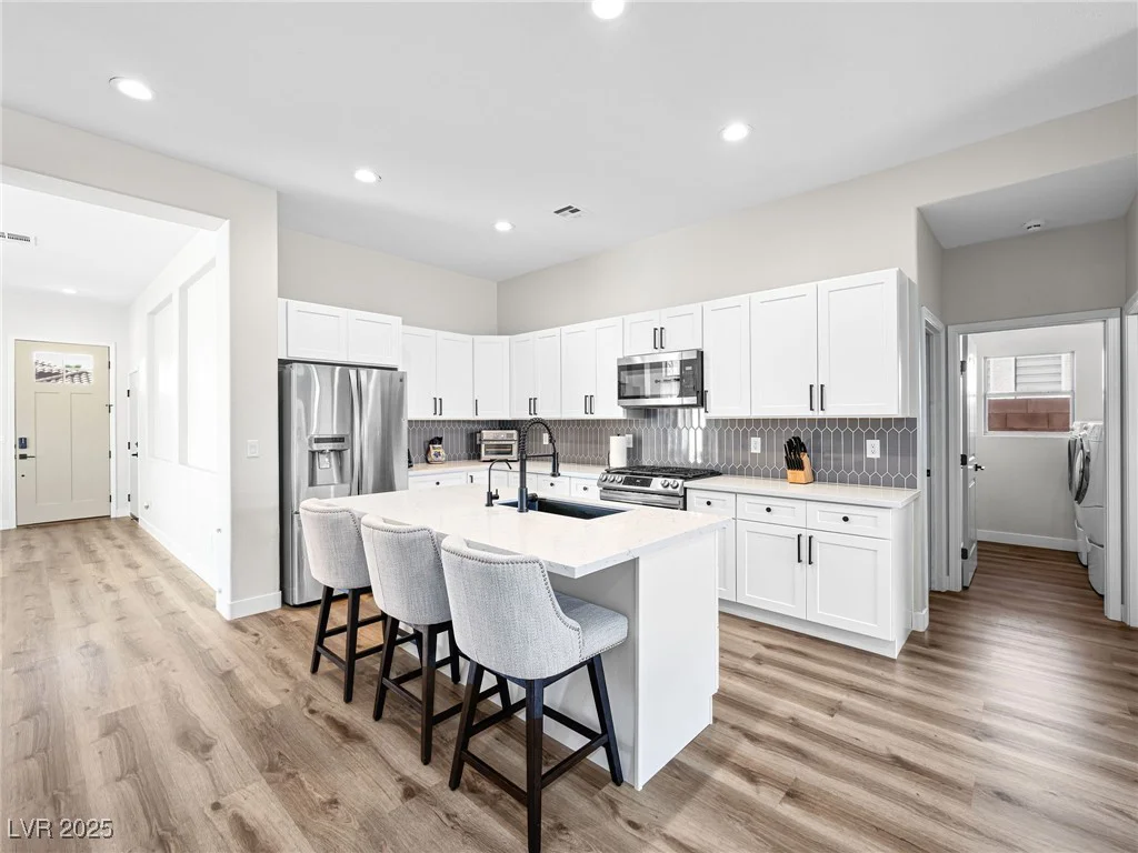 8276 Aurora Peak, Las Vegas, NV 89131
