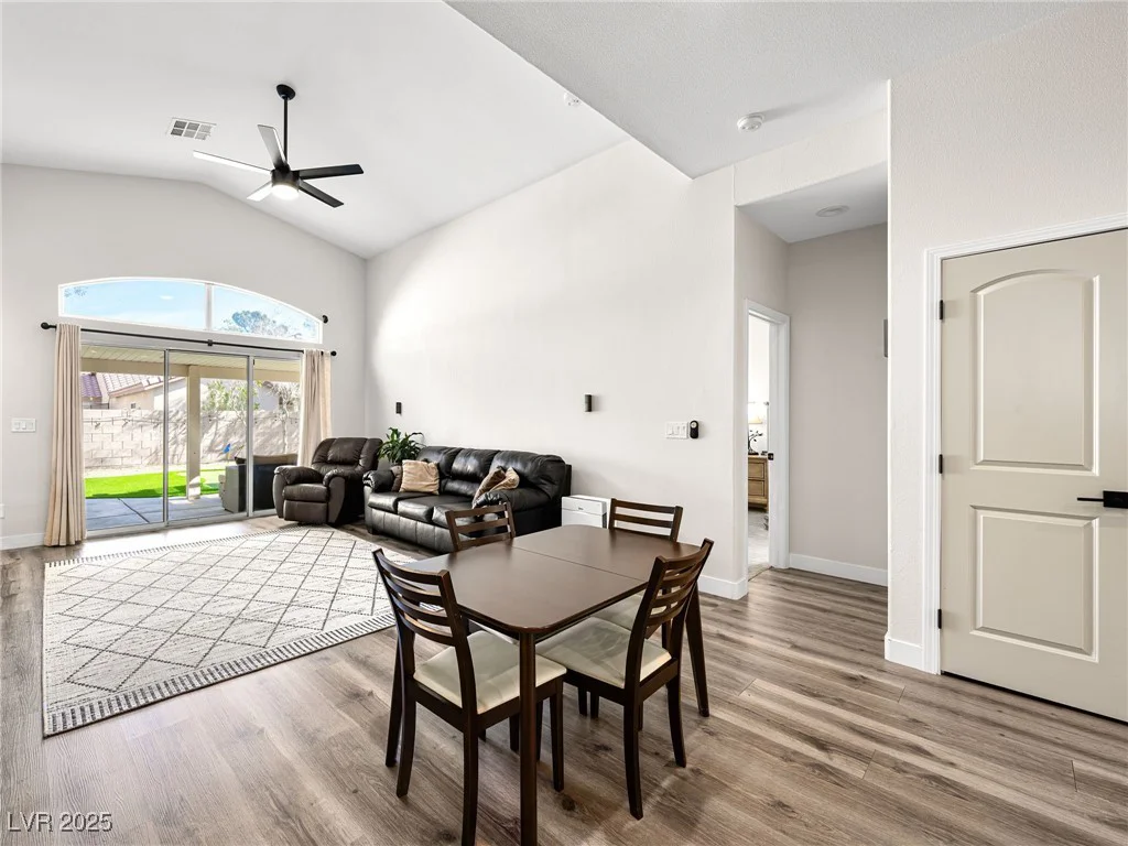 8276 Aurora Peak, Las Vegas, NV 89131