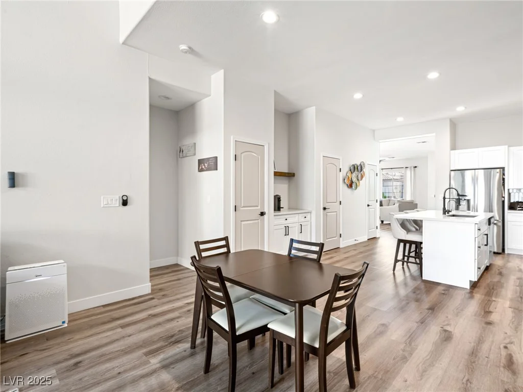 8276 Aurora Peak, Las Vegas, NV 89131