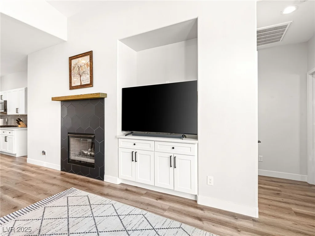 8276 Aurora Peak, Las Vegas, NV 89131