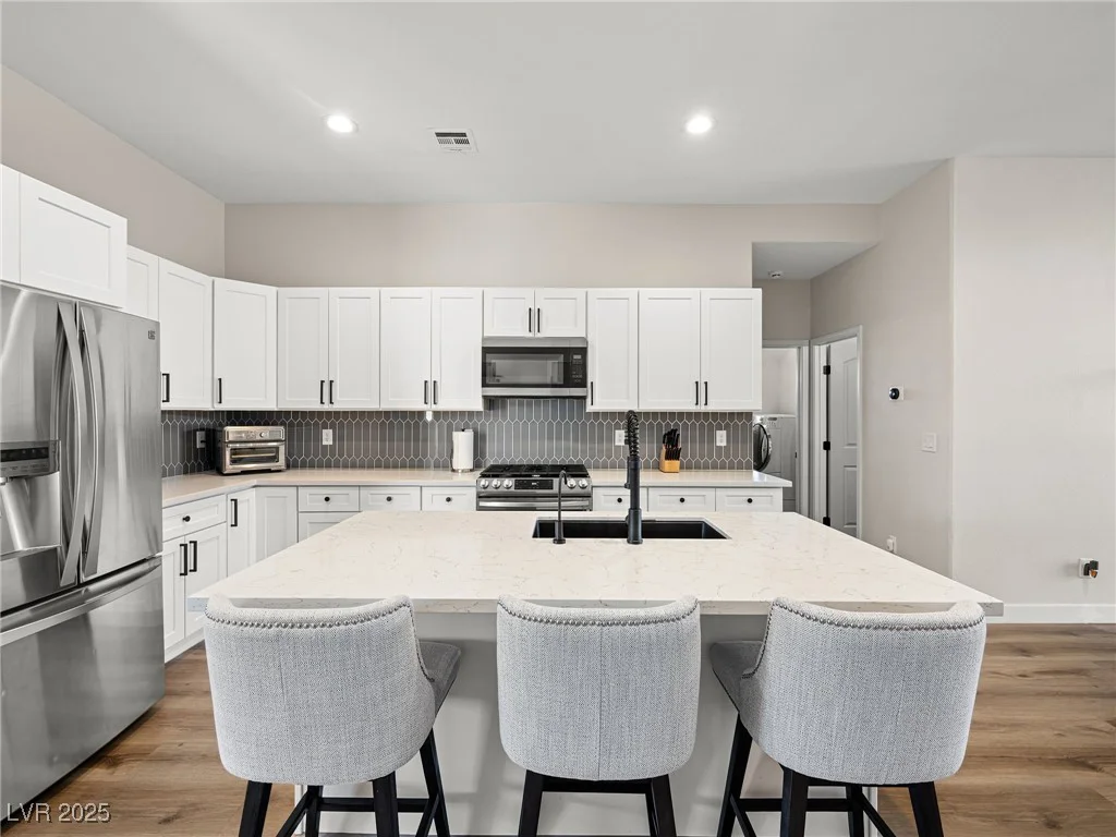 8276 Aurora Peak, Las Vegas, NV 89131