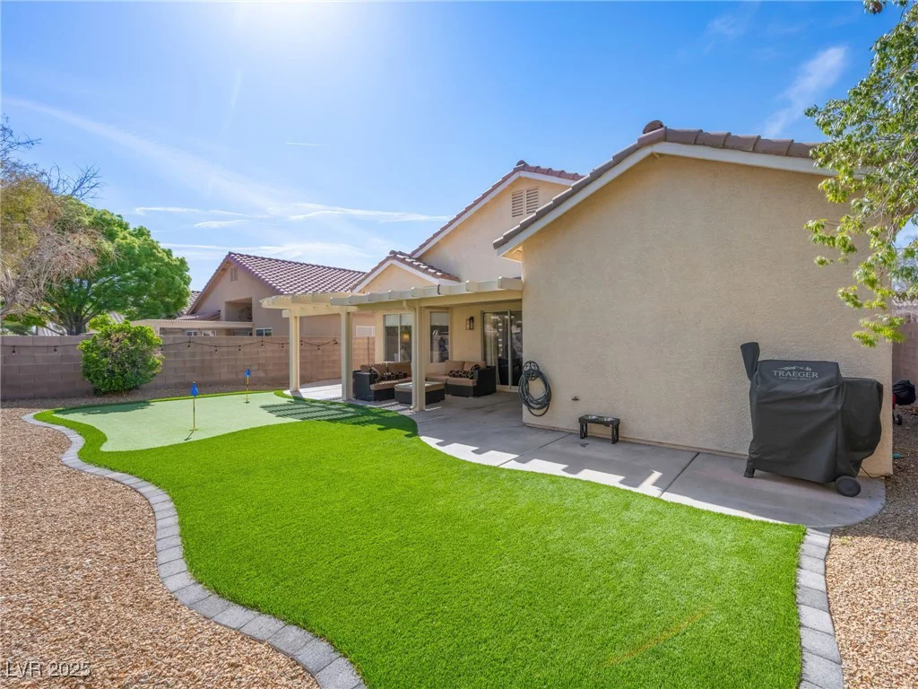 8276 Aurora Peak, Las Vegas, NV 89131