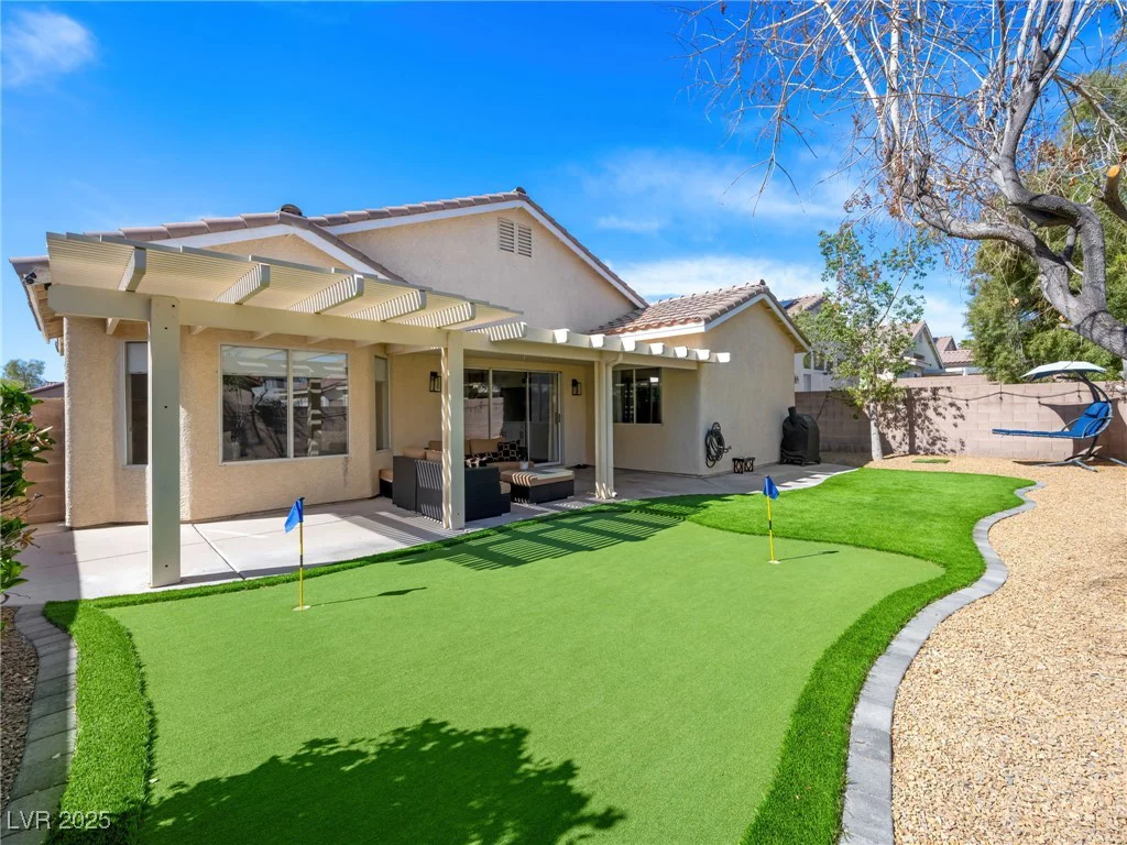 8276 Aurora Peak, Las Vegas, NV 89131