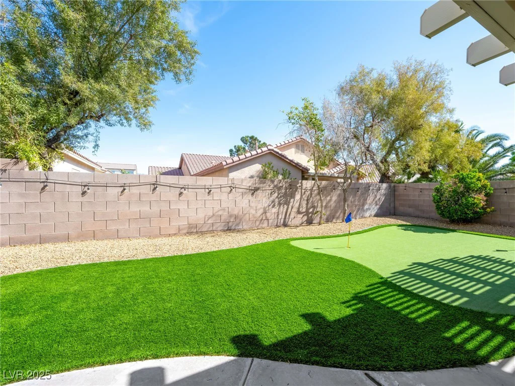 8276 Aurora Peak, Las Vegas, NV 89131