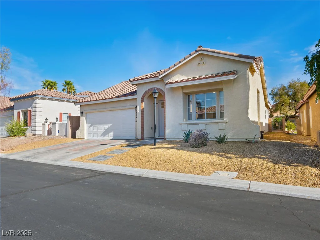 8276 Aurora Peak, Las Vegas, NV 89131