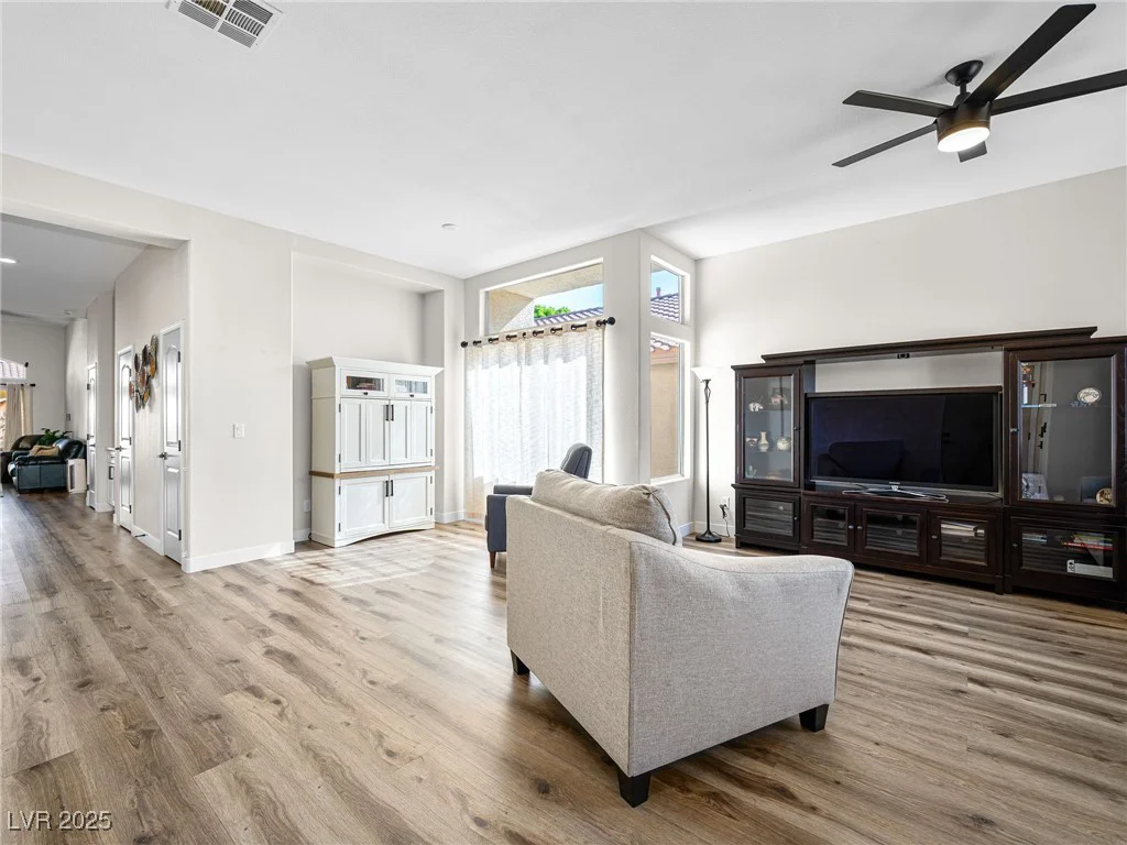 8276 Aurora Peak, Las Vegas, NV 89131