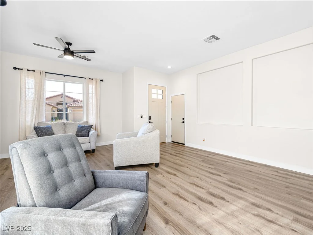 8276 Aurora Peak, Las Vegas, NV 89131