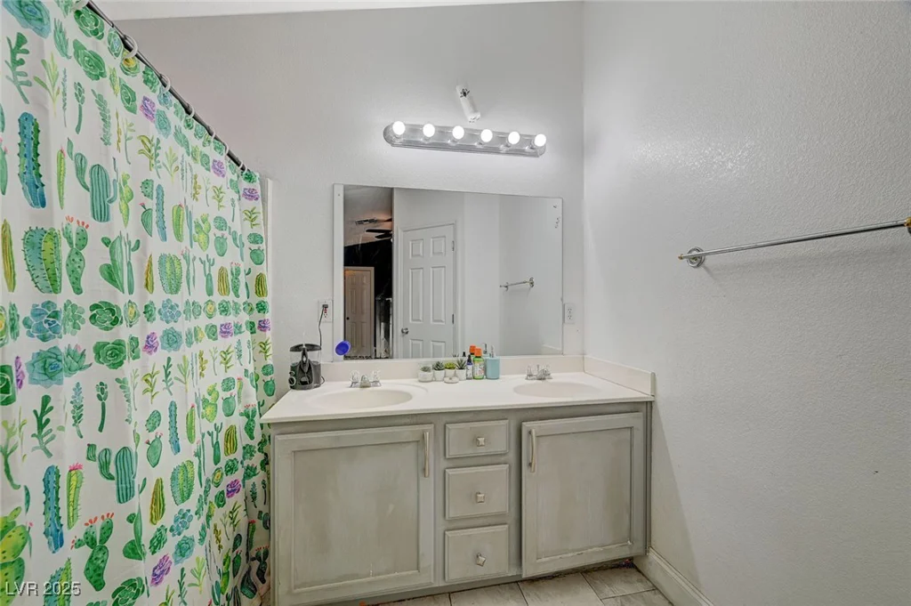 4496 Arlington Park, Las Vegas, NV 89110