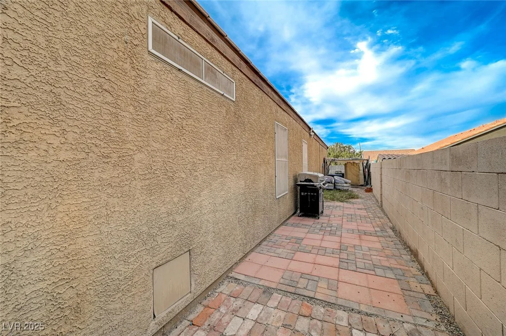 4496 Arlington Park, Las Vegas, NV 89110