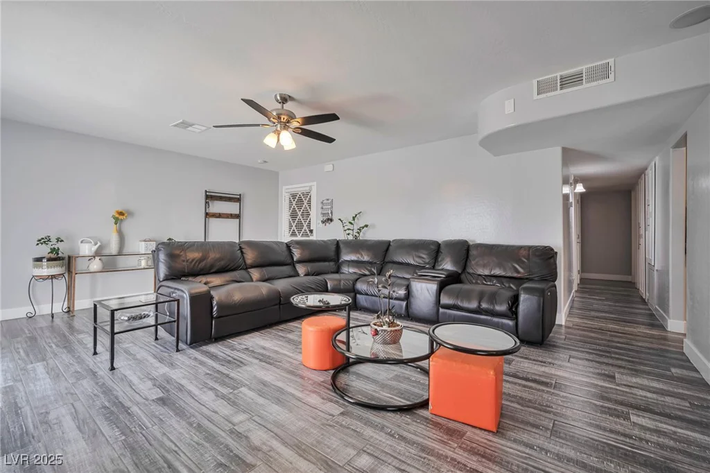 3246 Brentwood, Las Vegas, NV 89121